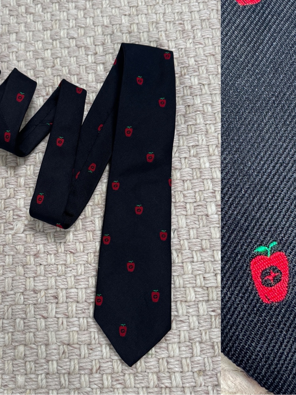 Vintage Brooks Brothers 100% Silk Navy & Red Apple Motif Necktie Novelty Preppy